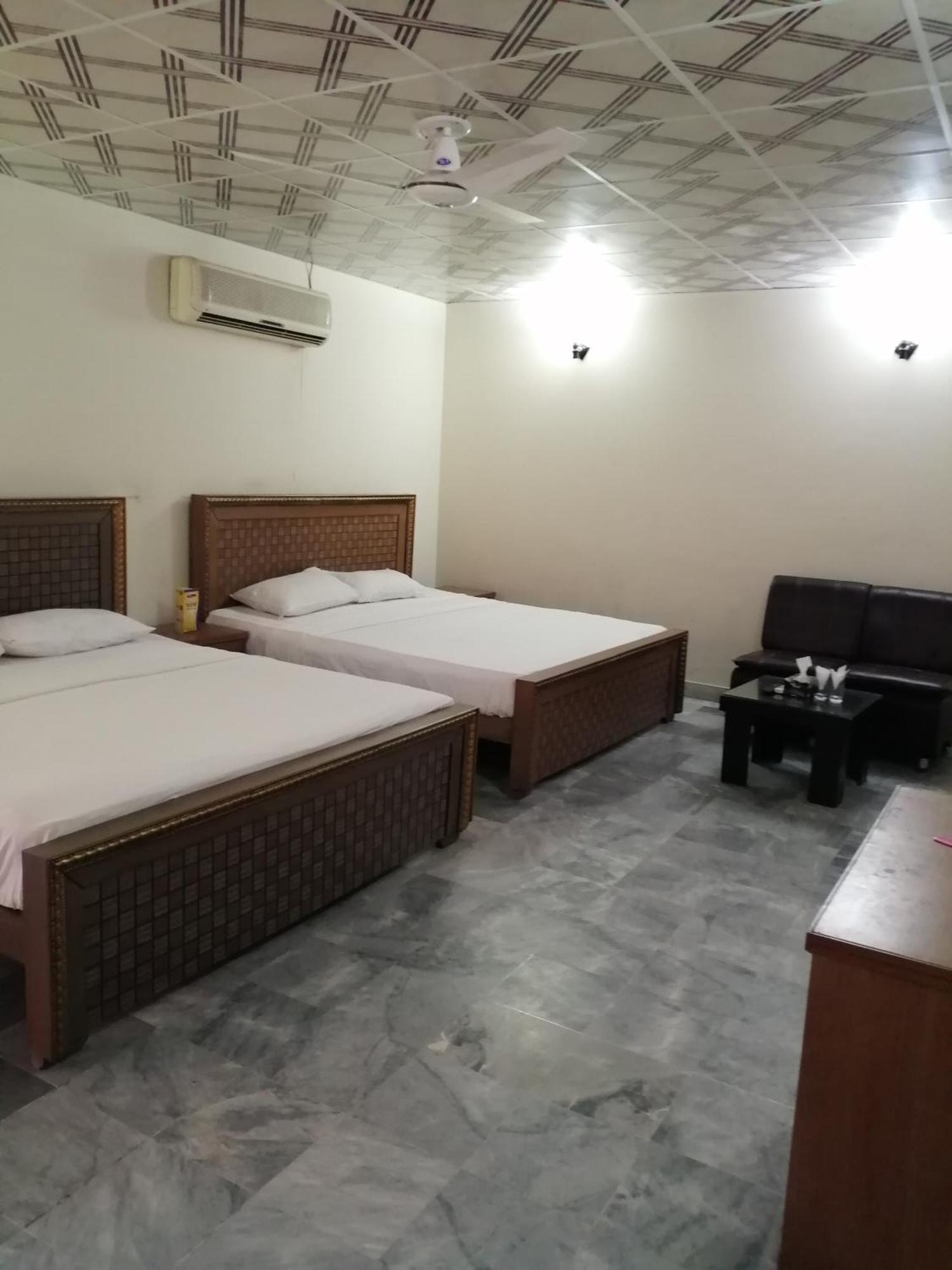 Star Hotel Lahor Oda fotoğraf